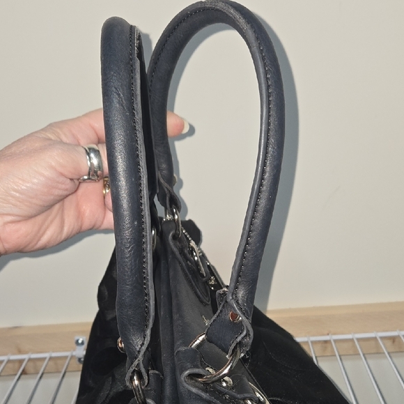 Coach Black Signature Satchel - Picture 11 of 15